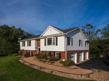 215 GREEN HILLS LN, NEW MARKET, VA 22844