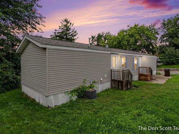 3662 Mount Blanc Street NW, Grand Rapids, MI 49544