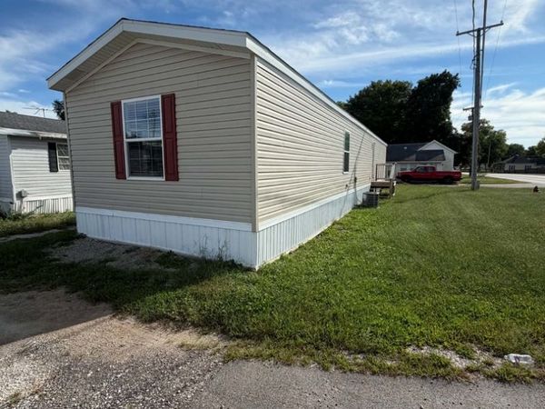 1018 13 Street , Erie, IL 61250
