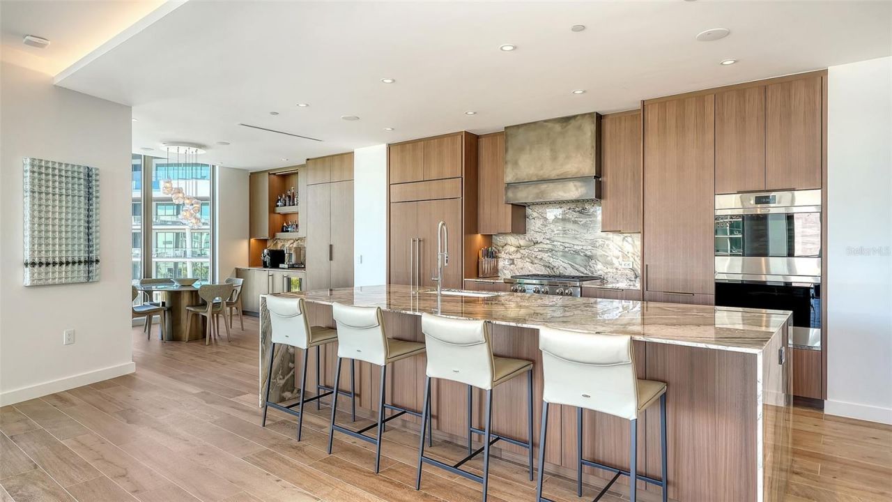 1561 Gulf Of Mexico Drive, Unit 404, Longboat Key, FL 34228 Photo