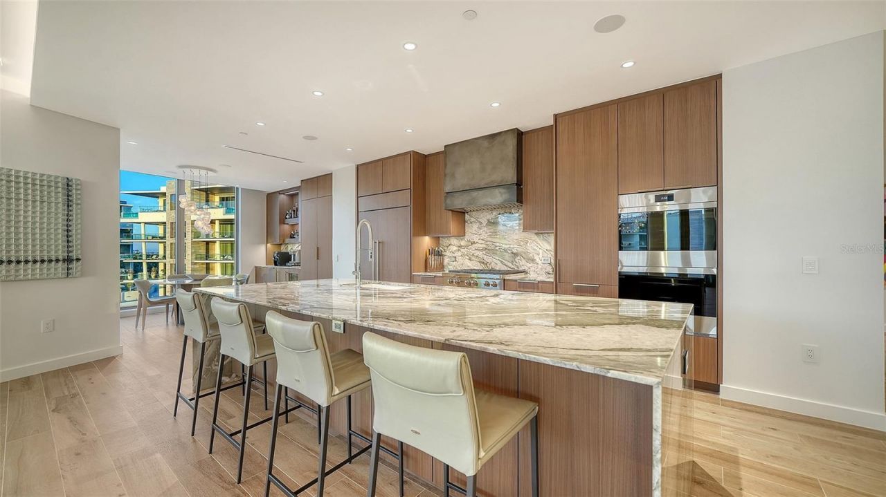 1561 Gulf Of Mexico Drive, Unit 404, Longboat Key, FL 34228 Photo