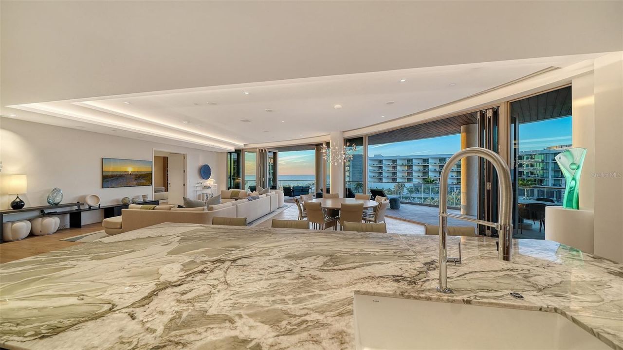 1561 Gulf Of Mexico Drive, Unit 404, Longboat Key, FL 34228 Photo