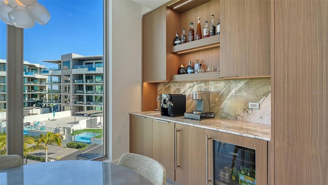 1561 Gulf Of Mexico Drive, Unit 404, Longboat Key, FL 34228 Photo