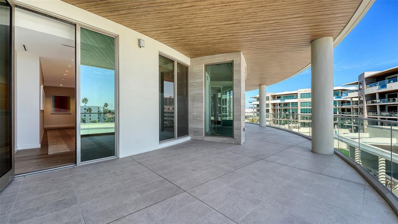 1561 Gulf Of Mexico Drive, Unit 404, Longboat Key, FL 34228 Photo