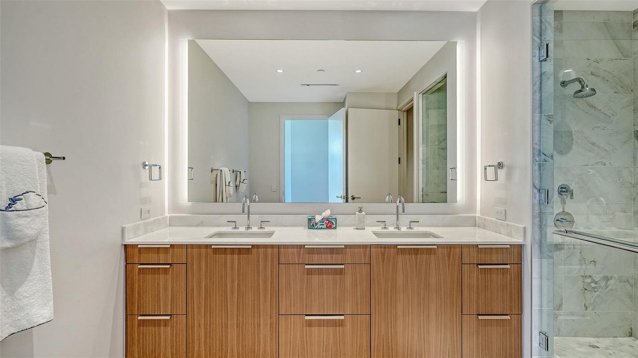 1561 Gulf Of Mexico Drive, Unit 404, Longboat Key, FL 34228 Photo