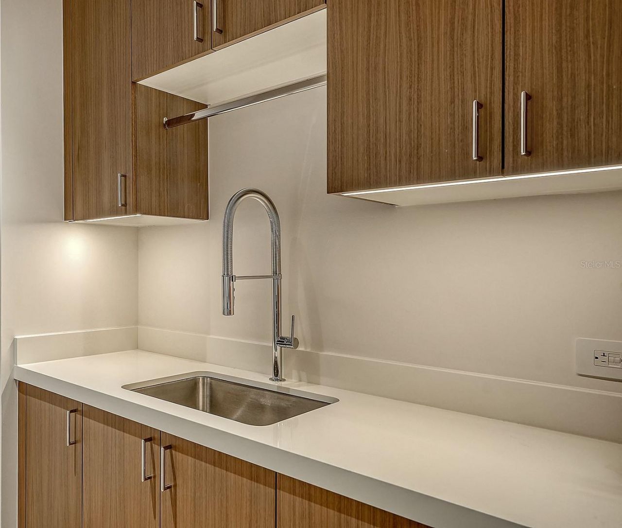 1561 Gulf Of Mexico Drive, Unit 404, Longboat Key, FL 34228 Photo