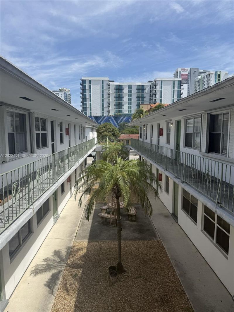 1824 Monroe St, Unit 7, Hollywood, FL 33020 Photo