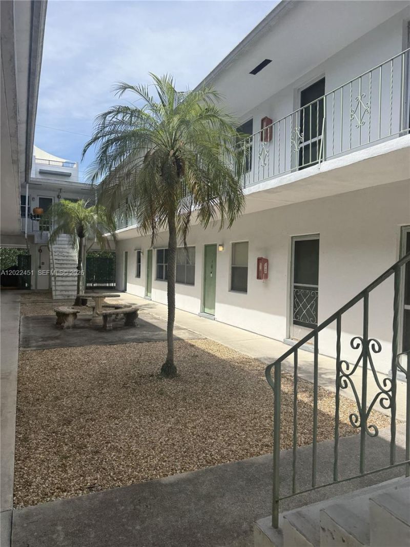 1824 Monroe St, Unit 7, Hollywood, FL 33020 Photo