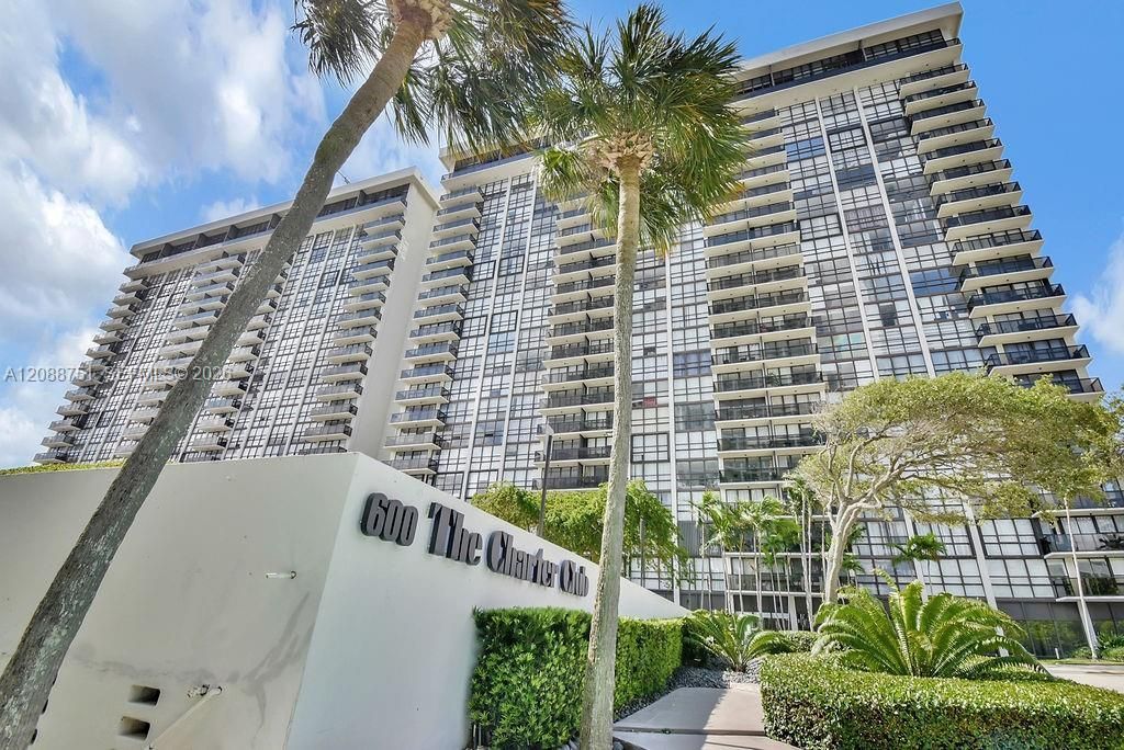 600 NE 36th St, Unit 508, Miami, FL 33137 Photo