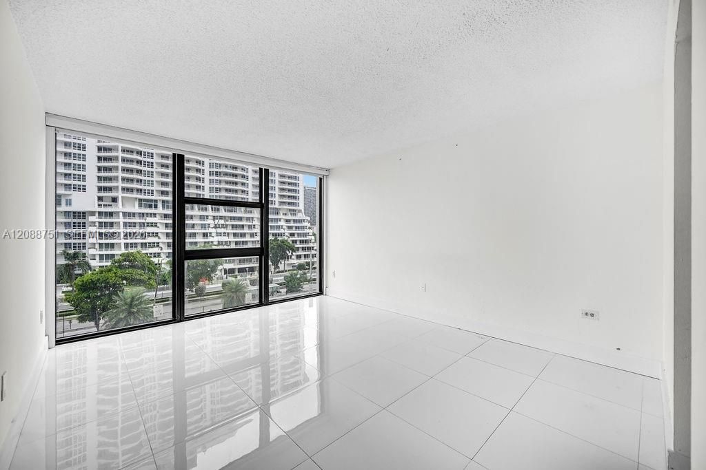 600 NE 36th St, Unit 508, Miami, FL 33137 Photo