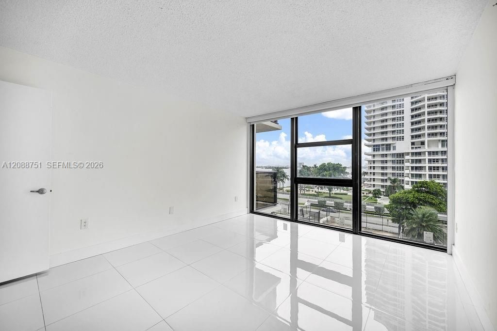600 NE 36th St, Unit 508, Miami, FL 33137 Photo