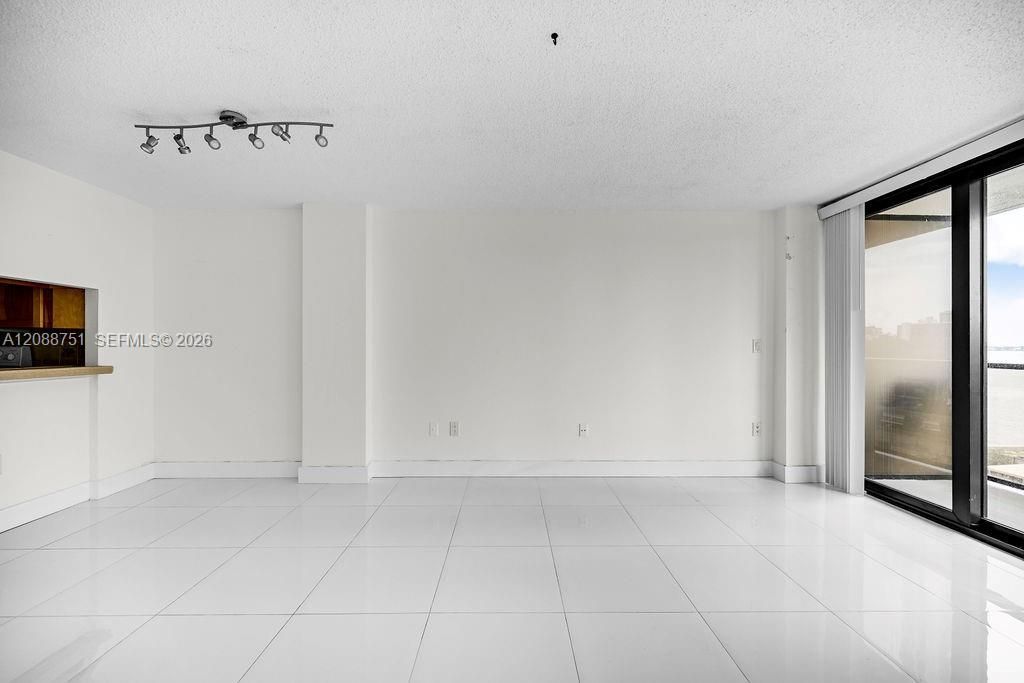 600 NE 36th St, Unit 508, Miami, FL 33137 Photo