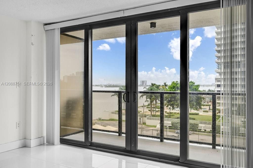 600 NE 36th St, Unit 508, Miami, FL 33137 Photo