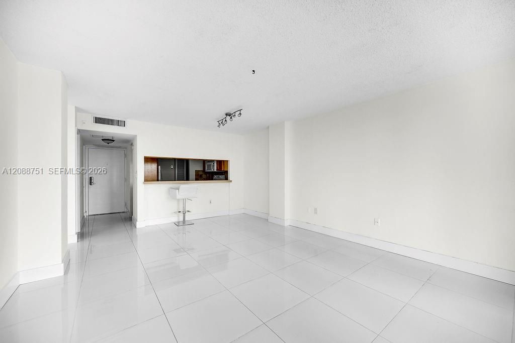 600 NE 36th St, Unit 508, Miami, FL 33137 Photo