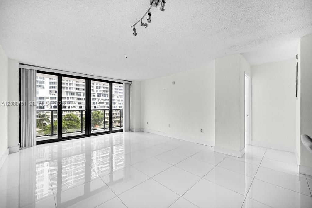 600 NE 36th St, Unit 508, Miami, FL 33137 Photo