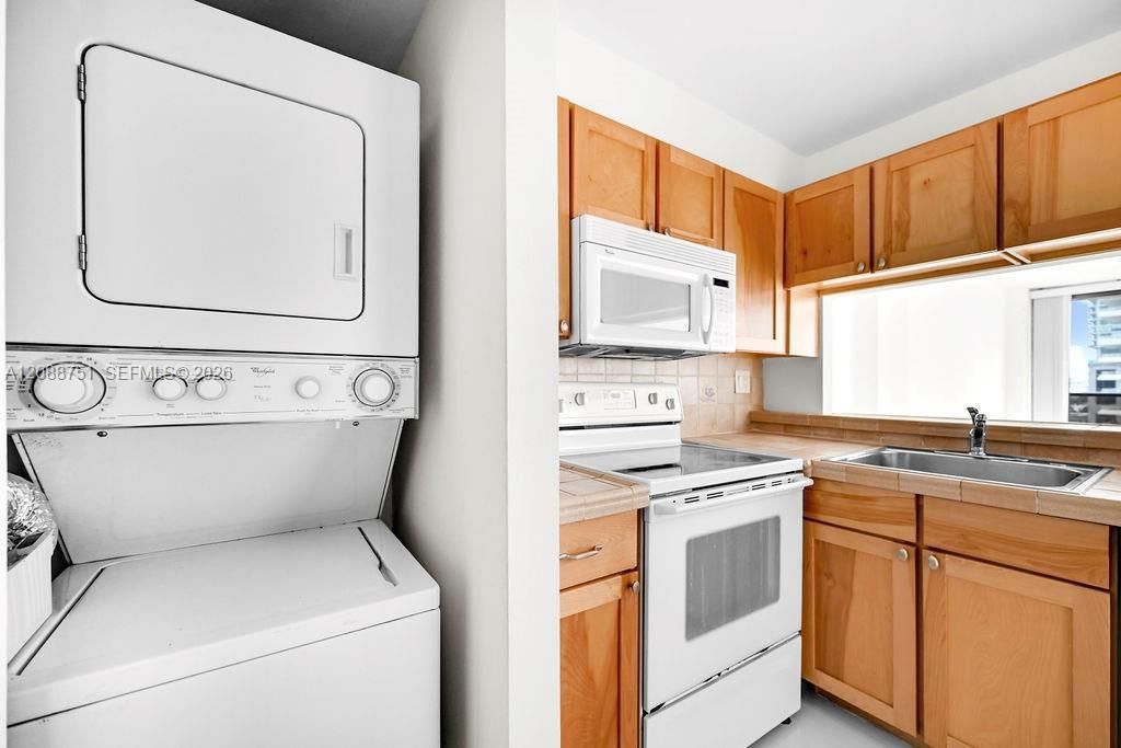 600 NE 36th St, Unit 508, Miami, FL 33137 Photo
