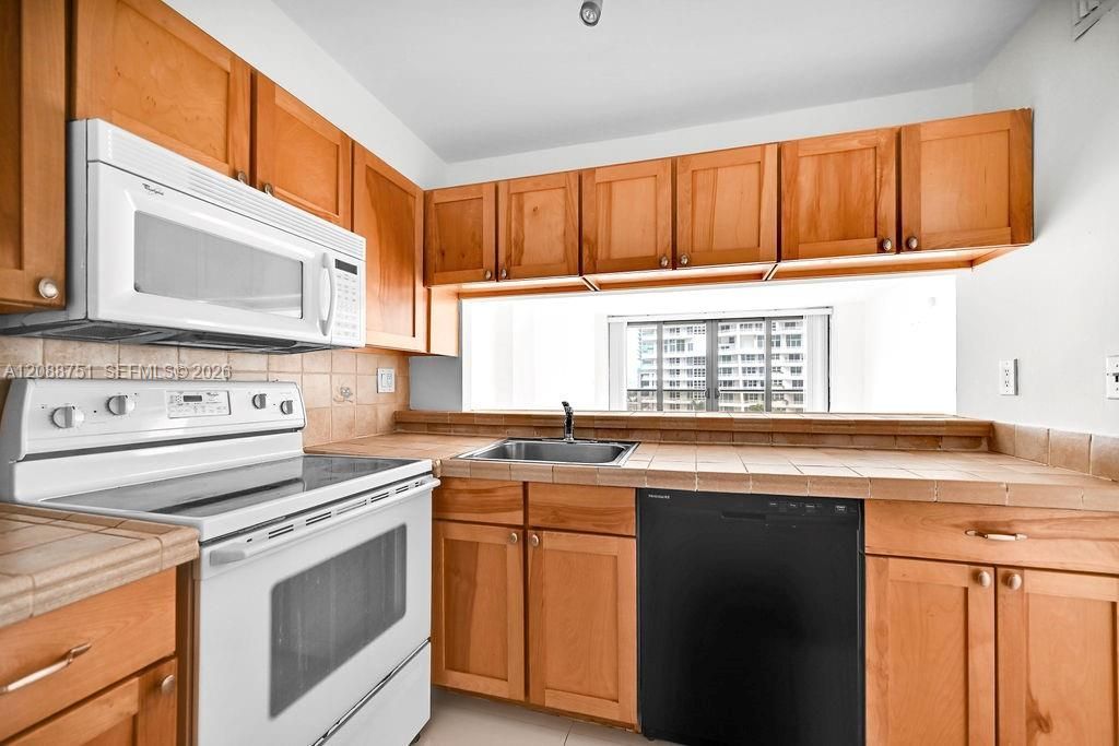 600 NE 36th St, Unit 508, Miami, FL 33137 Photo