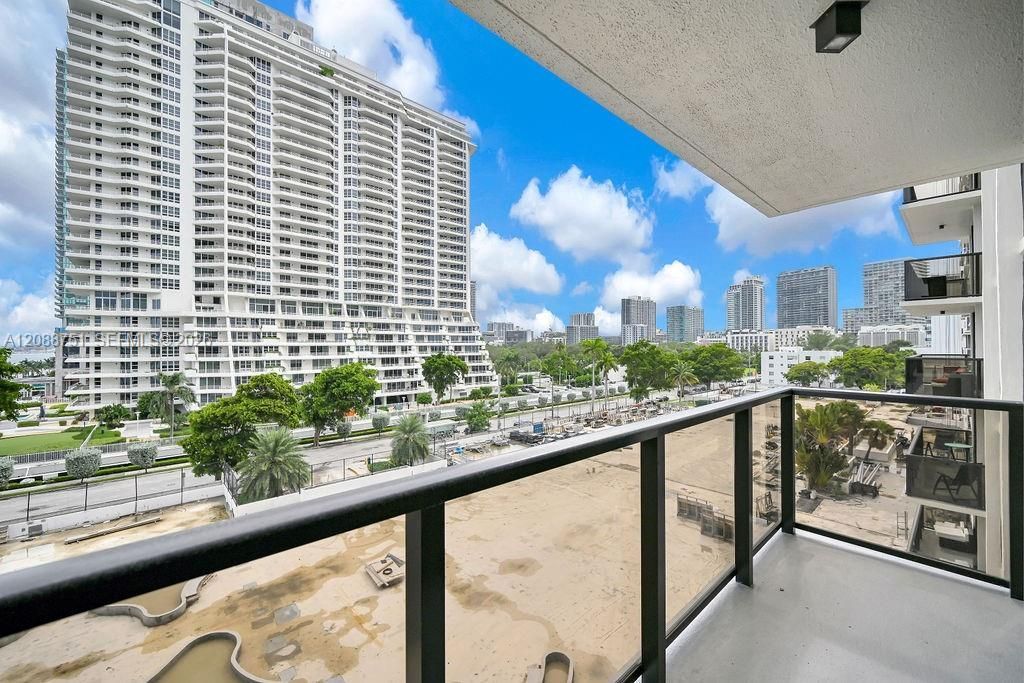 600 NE 36th St, Unit 508, Miami, FL 33137 Photo