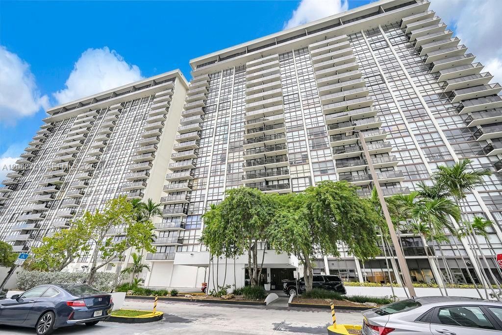 600 NE 36th St, Unit 508, Miami, FL 33137 Photo
