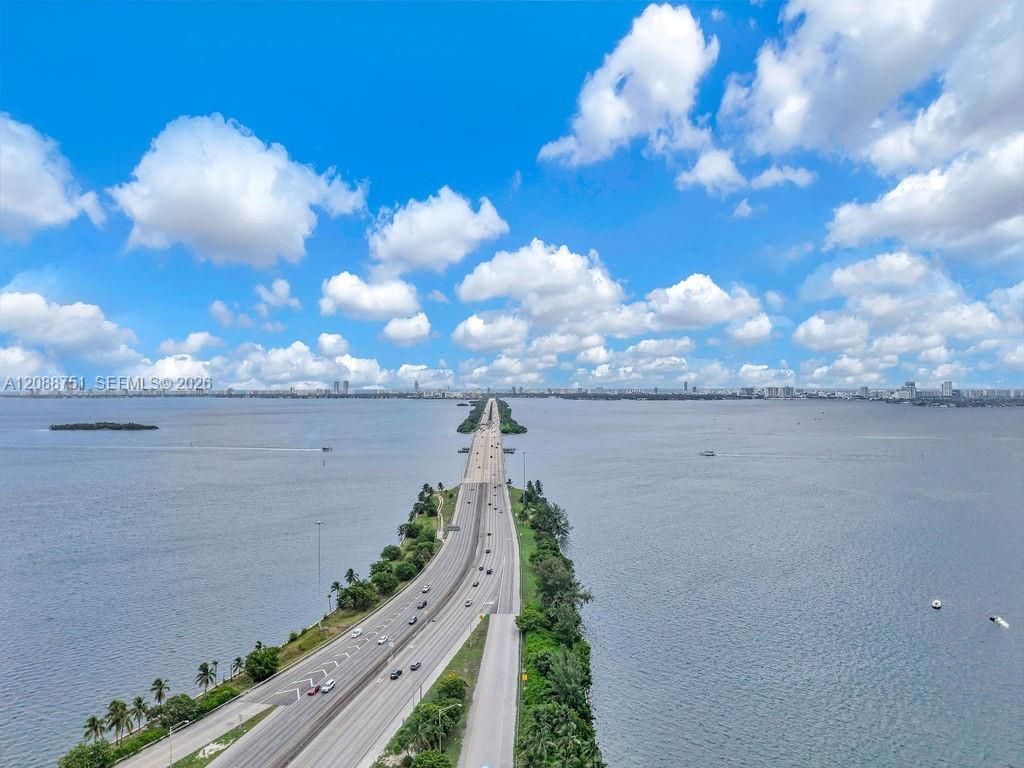 600 NE 36th St, Unit 508, Miami, FL 33137 Photo