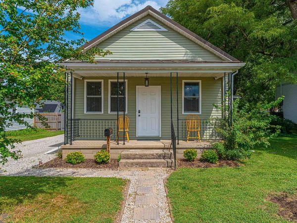 1210 Pulaski Street, Lincoln, IL 62656