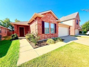 1604 Quail Springs Circle, Fort Worth, TX 76177