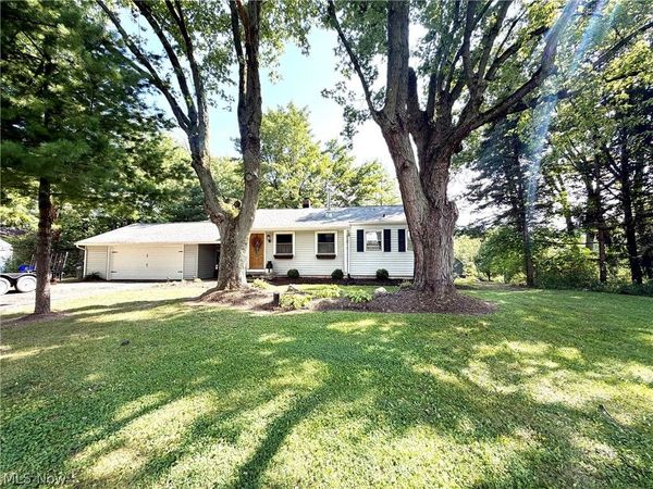 11250 Loris Avenue , Aurora, OH 44202