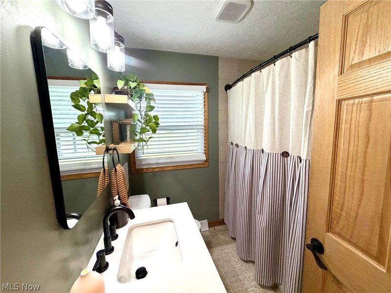 11250 Loris Avenue , Aurora, OH 44202 Photo 18
