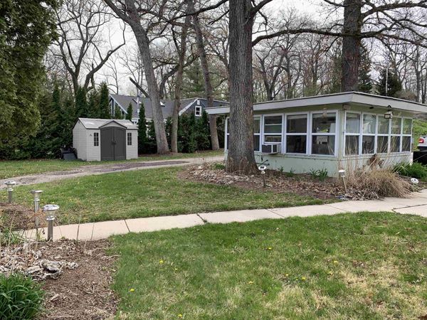 9697 N Blackhawk Drive, Edgerton, WI 53534