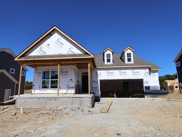 540 Creekside Loop S, Pataskala, OH 43062