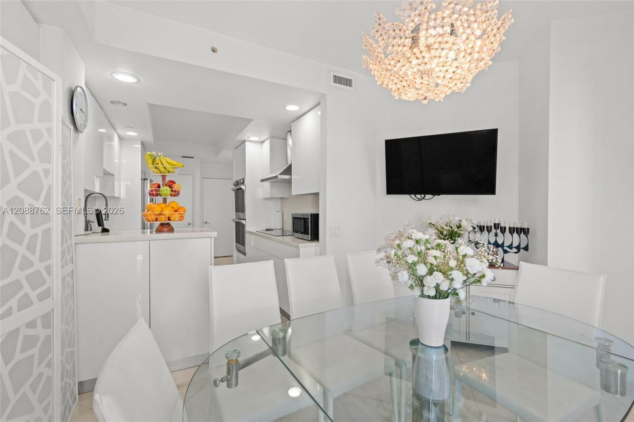 21050 Point Pl, Unit 802, Aventura, FL 33180 Photo