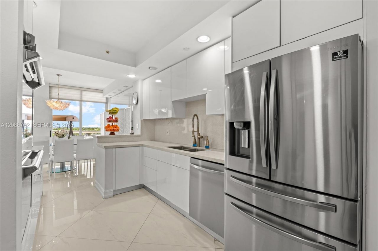 21050 Point Pl, Unit 802, Aventura, FL 33180 Photo