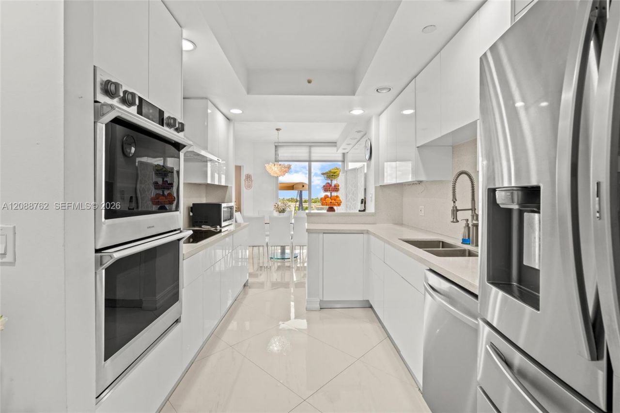 21050 Point Pl, Unit 802, Aventura, FL 33180 Photo