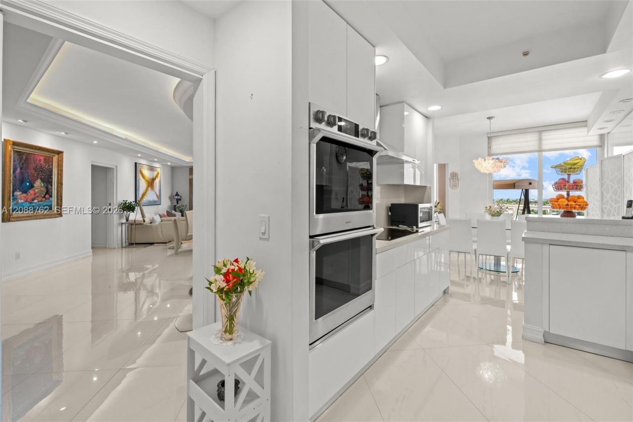 21050 Point Pl, Unit 802, Aventura, FL 33180 Photo