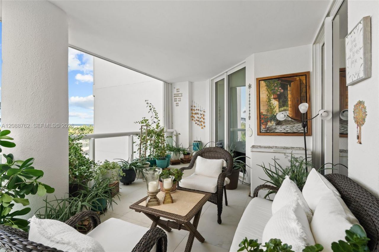 21050 Point Pl, Unit 802, Aventura, FL 33180 Photo