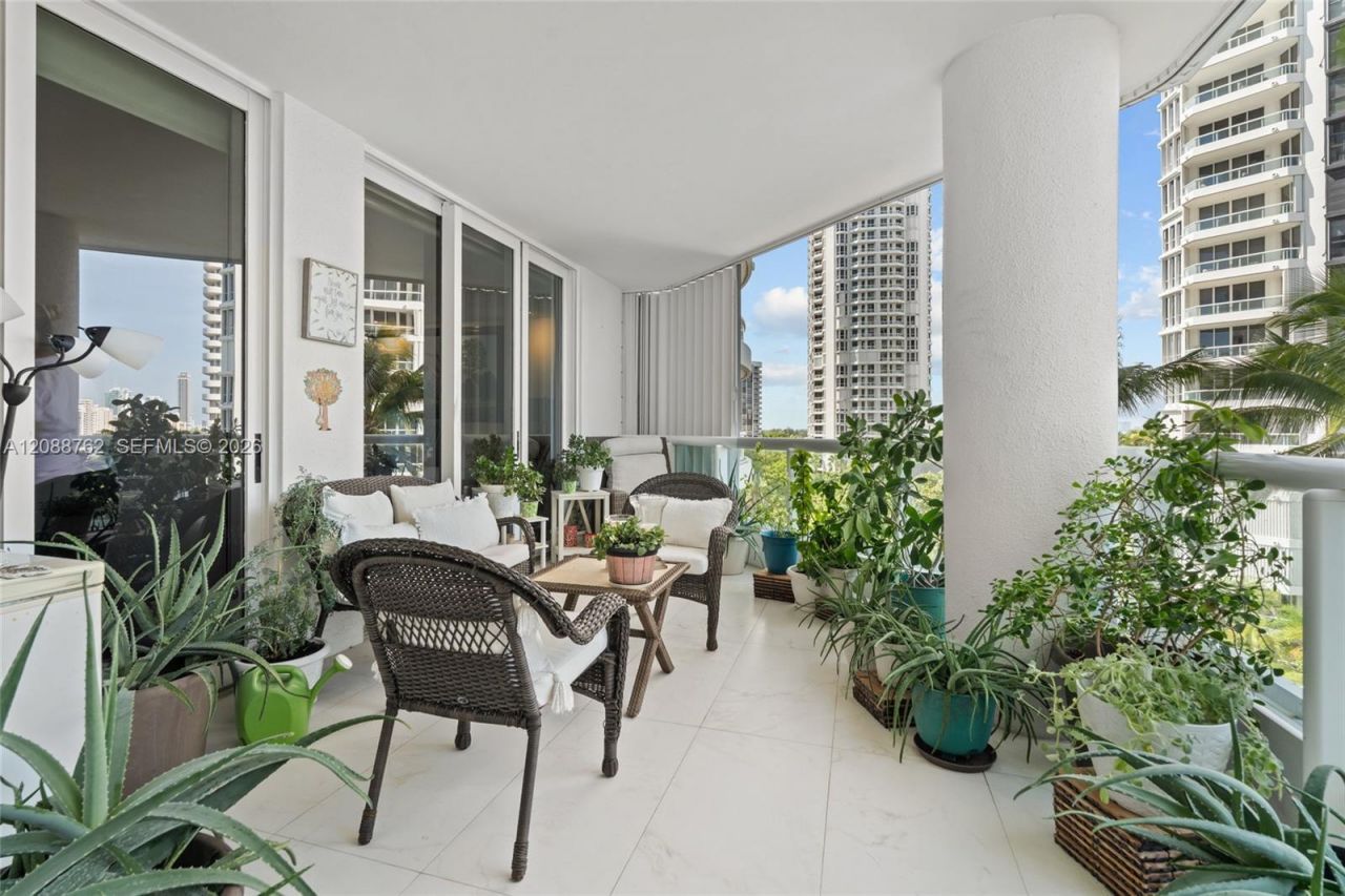 21050 Point Pl, Unit 802, Aventura, FL 33180 Photo