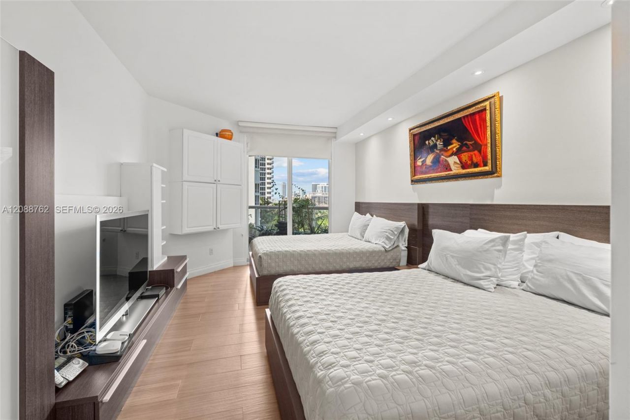 21050 Point Pl, Unit 802, Aventura, FL 33180 Photo