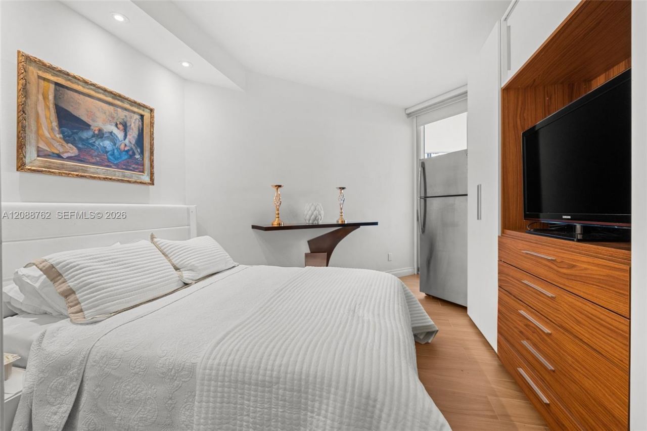 21050 Point Pl, Unit 802, Aventura, FL 33180 Photo