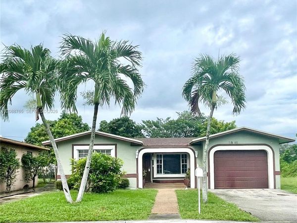 29xx NW 6th Ct, Unit B, Fort Lauderdale, FL 33311