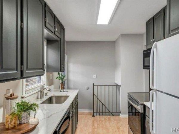 235 N Dellwood Road, St Louis, MO 63135
