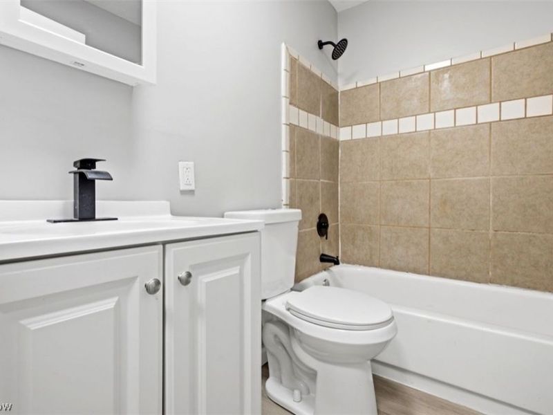 12000 Soika , Cleveland, OH 44120 Photo 37