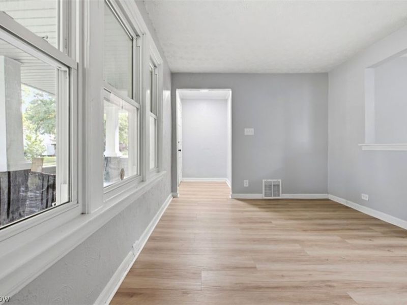 12000 Soika , Cleveland, OH 44120 Photo 4