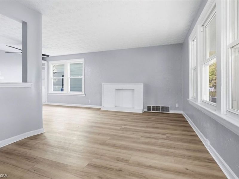 12000 Soika , Cleveland, OH 44120 Photo 9