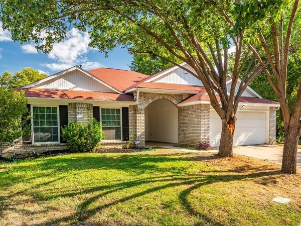 7016 Fall Creek Court, Watauga, TX 76148
