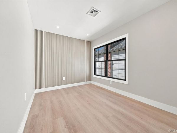 105-19 189th Street , Hollis, NY 11412