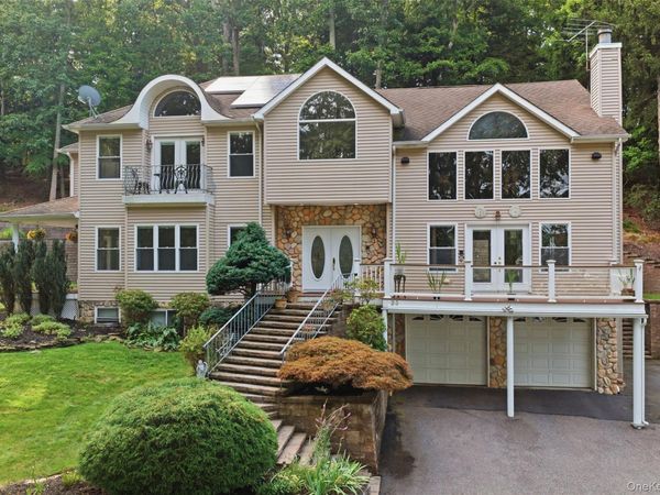 23 Beach Plum Drive, Centerport, NY 11721