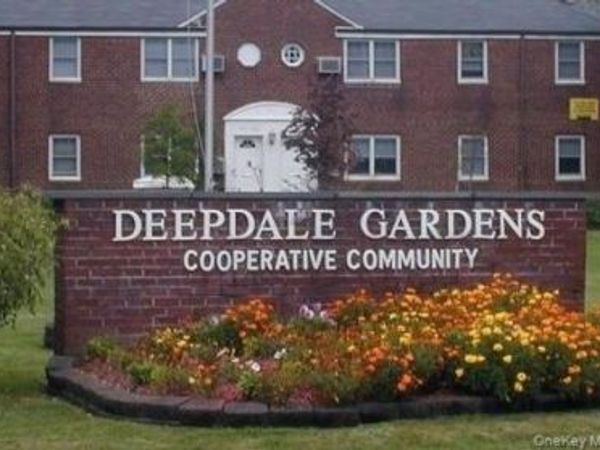 249-52 60th Avenue, Unit Upper, Little Neck, NY 11362