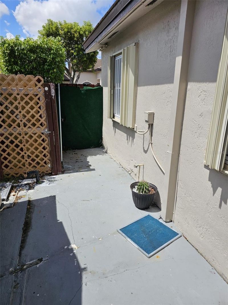 18861 NW 86th Court, Unit 3901, Hialeah, FL 33015 Photo