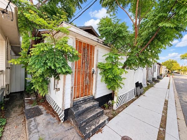 2907 POCAHONTAS Street, New Orleans, LA 70126
