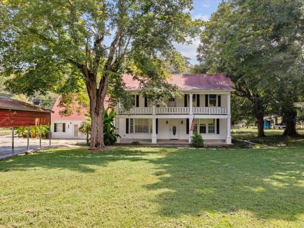 30 S Boone St , Erin, TN 37061